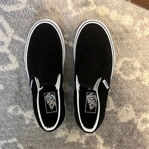 VANS BLACK SLIP ON SNEAKER